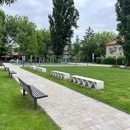 Klingerka 007 2 Separate Bedrooms Parking Included *