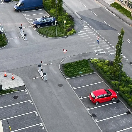 Klingerka 007 2 Separate Bedrooms Parking Included Апартаменти