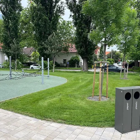 Апартаменты Klingerka 007 2 Separate Bedrooms Parking Included *