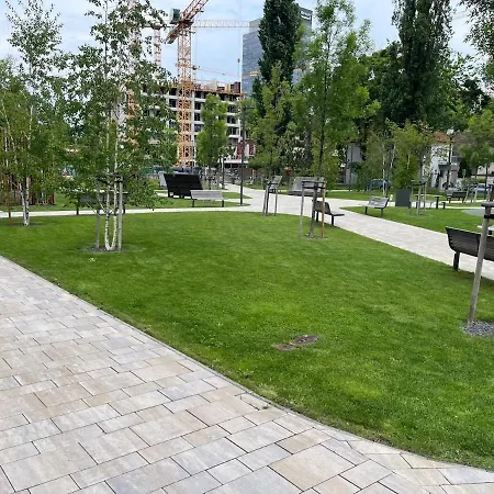 Апартаменты Klingerka 007 2 Separate Bedrooms Parking Included *