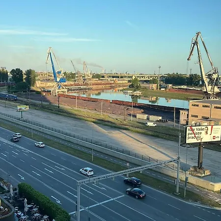 Klingerka 007 2 Separate Bedrooms Parking Included Апартаменты