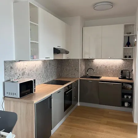 Klingerka 007 2 Separate Bedrooms Parking Included Апартаменты