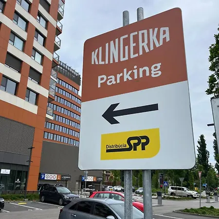 Klingerka 007 2 Separate Bedrooms Parking Included Братислава