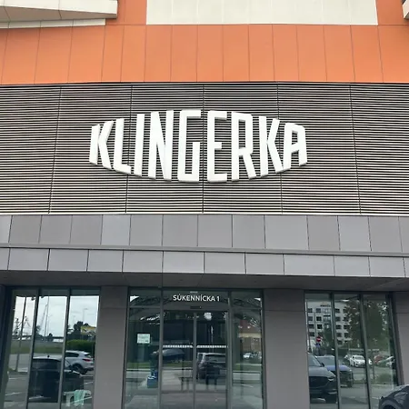 Апартаменти Klingerka 007 2 Separate Bedrooms Parking Included Братислава