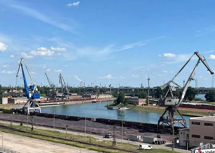 Klingerka 007 2 Separate Bedrooms Parking Included * Bratislava