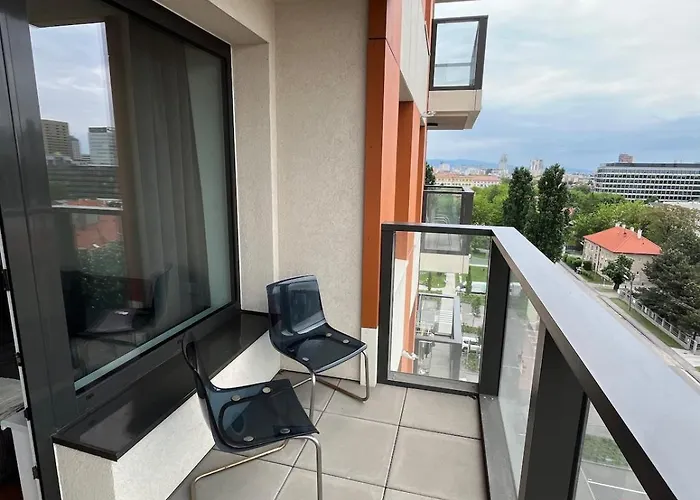 شقة Klingerka 007 2 Separate Bedrooms Parking Included *