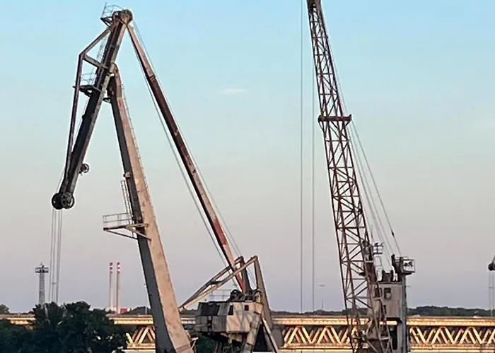 Klingerka 007 2 Separate Bedrooms Parking Included * براتسيلافا