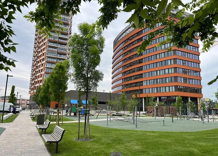 Klingerka 007 2 Separate Bedrooms Parking Included *