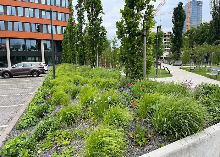 Klingerka 007 2 Separate Bedrooms Parking Included *