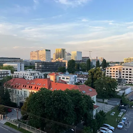 Klingerka 007 2 Separate Bedrooms Parking Included דירה *