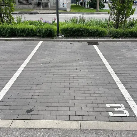 Klingerka 007 2 Separate Bedrooms Parking Included * ברטיסלאבה