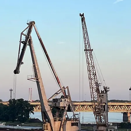 Klingerka 007 2 Separate Bedrooms Parking Included * ברטיסלאבה