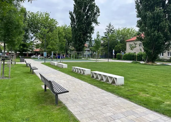 Klingerka 007 2 Separate Bedrooms Parking Included *