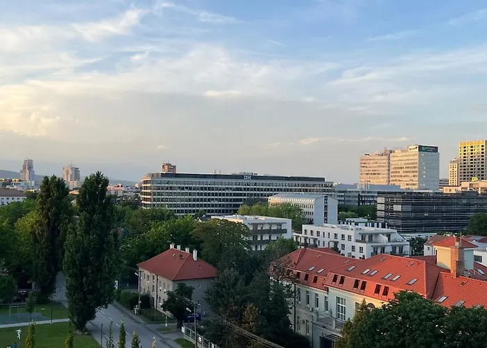 Klingerka 007 2 Separate Bedrooms Parking Included * Bratislava