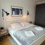 شقة Klingerka 007 2 Separate Bedrooms Parking Included براتسيلافا