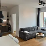Klingerka 007 2 Separate Bedrooms Parking Included شقة براتسيلافا
