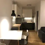 Klingerka 007 2 Separate Bedrooms Parking Included شقة