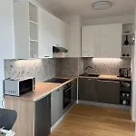 Klingerka 007 2 Separate Bedrooms Parking Included شقة
